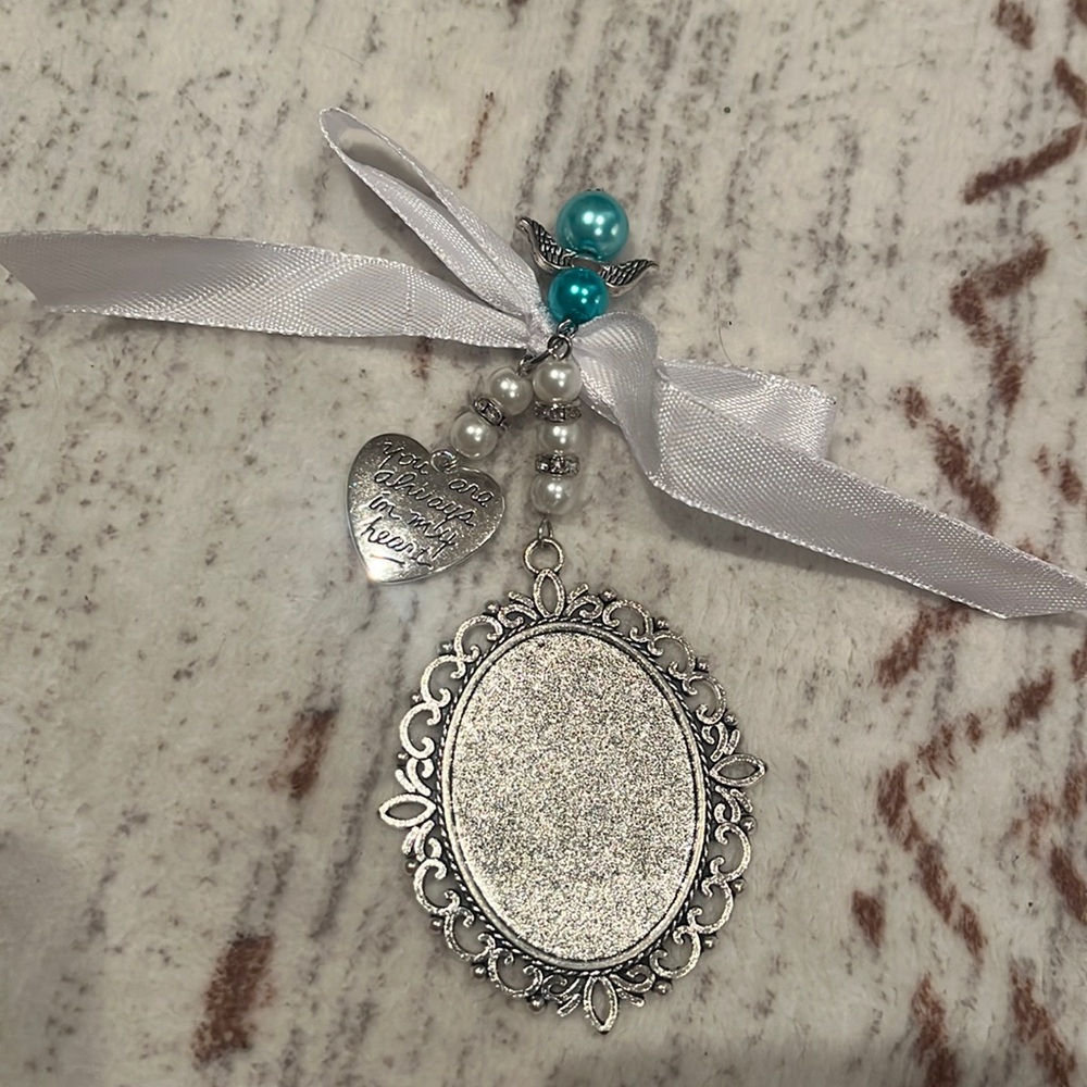 NEVER USED BRAND NEW BOUQUET CHARMS